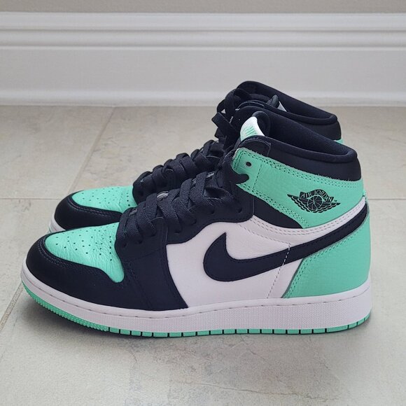 Nike Air Jordan 1 Retro High OG GS White Black Green Glow Size 5.5Y/7W - Picture 9 of 10